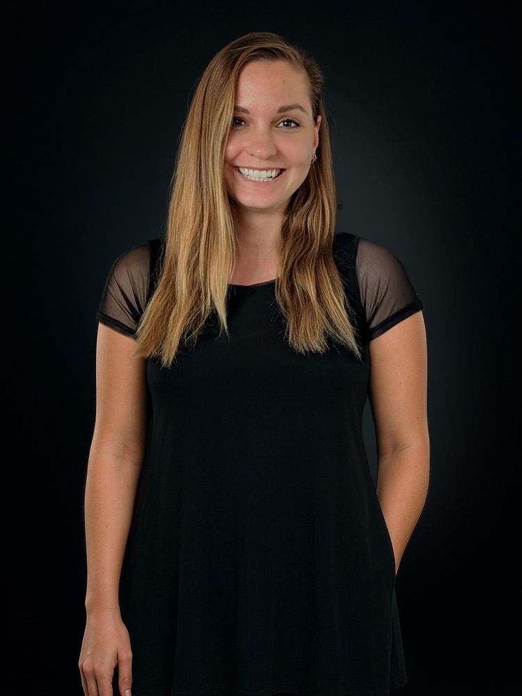 Geneviève <br><span class='yellow'>Ryff-Bock</span>-Stratège en marketing numérique